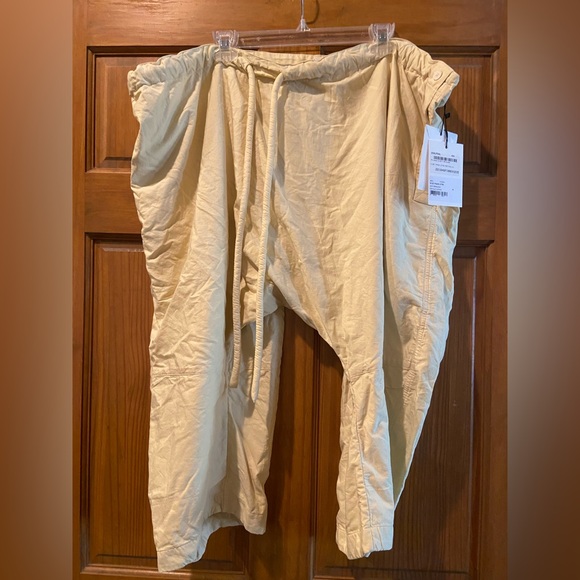 NWT! Lemaire Light custard colored Capri drop crotch pants